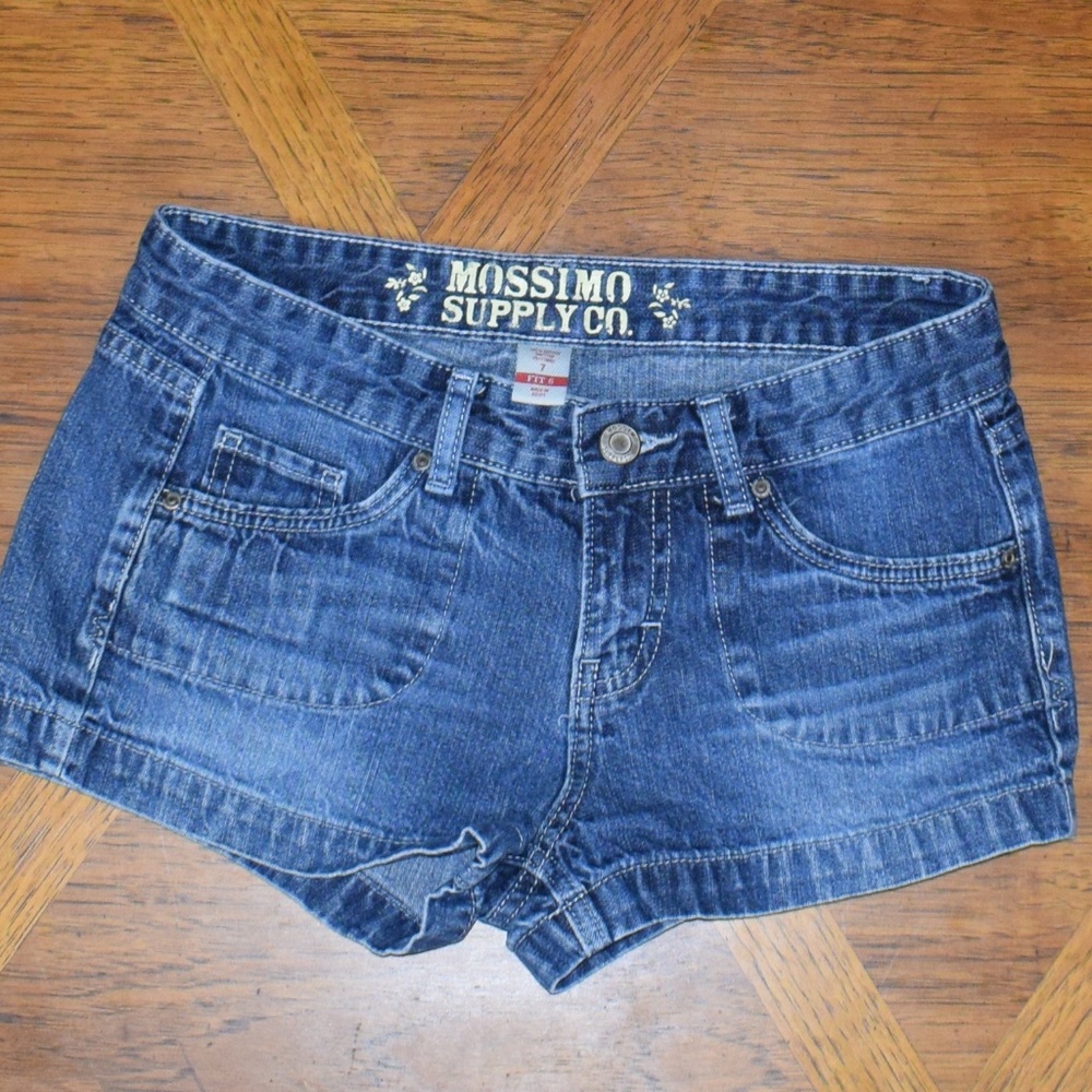 Blue Jean Shorts, Label says "7 Fits Like 6" odd!